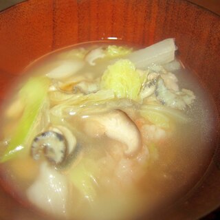 揚げ海老ギョーザのポン酢牡蠣スープ